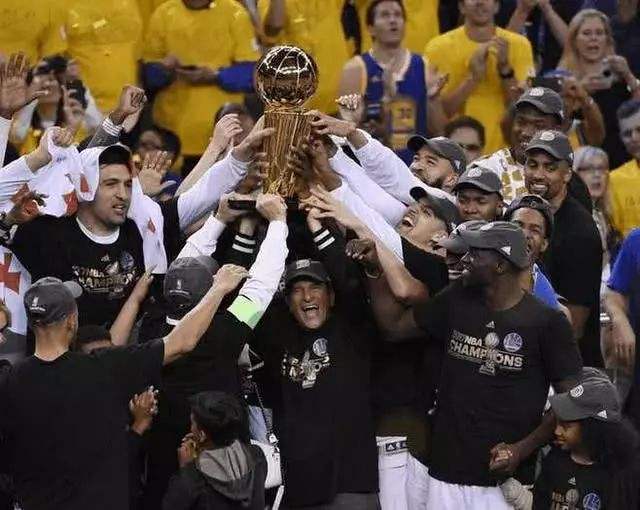 球员间发生矛盾，教练团队严肃处理维护团结的简单介绍