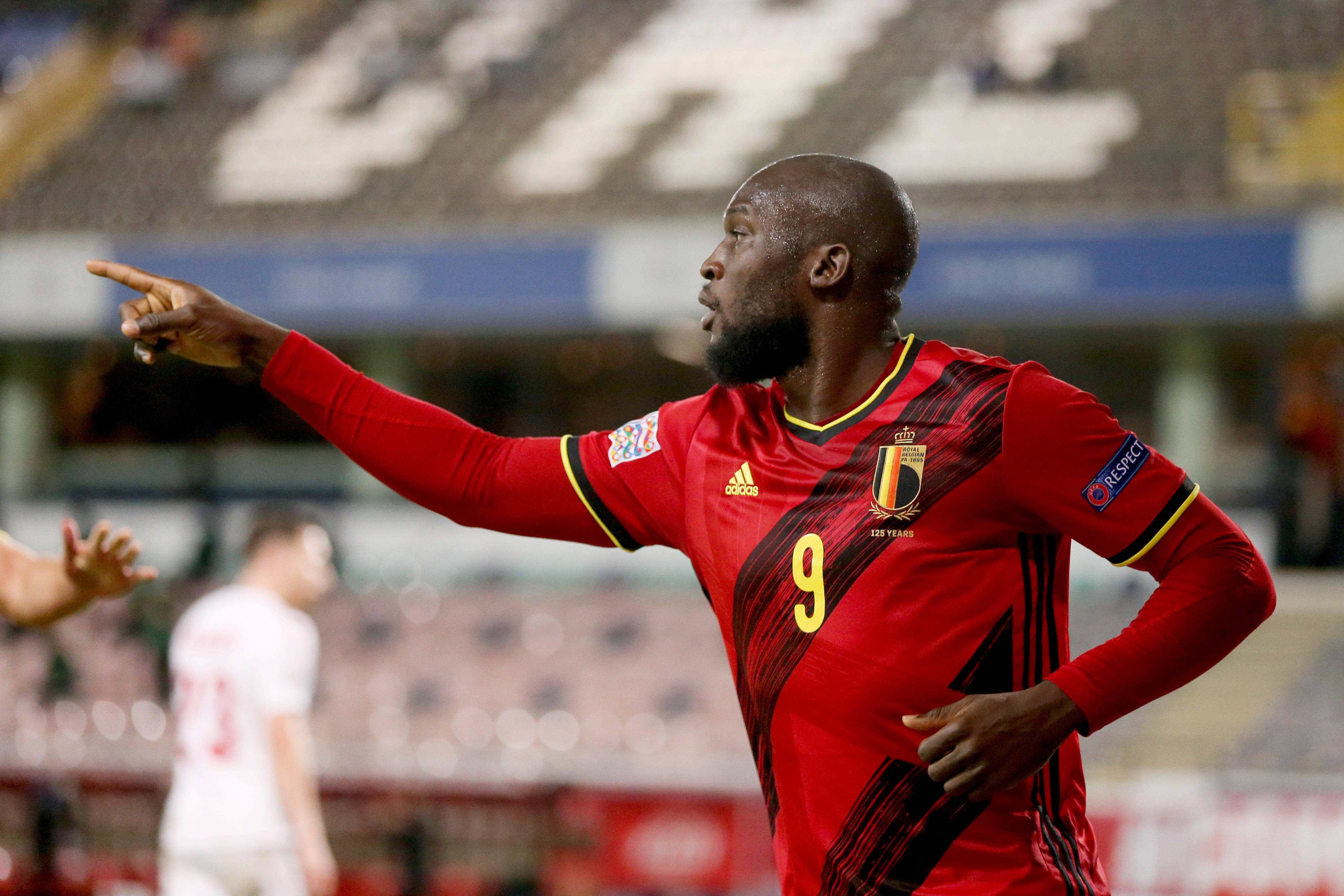 包含欧洲杯强强对决,激烈比赛即将上演的词条 包含欧洲杯强强对决,激烈比赛即将上演的词条