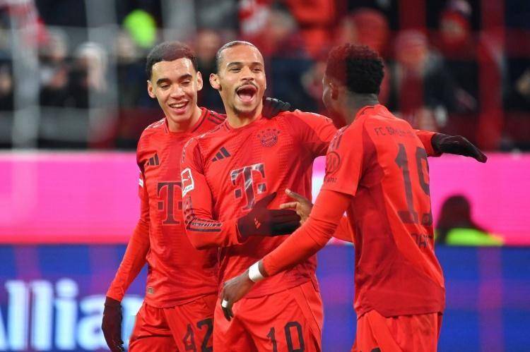 包含RB莱比锡球队在客场比赛中逆转胜利的词条