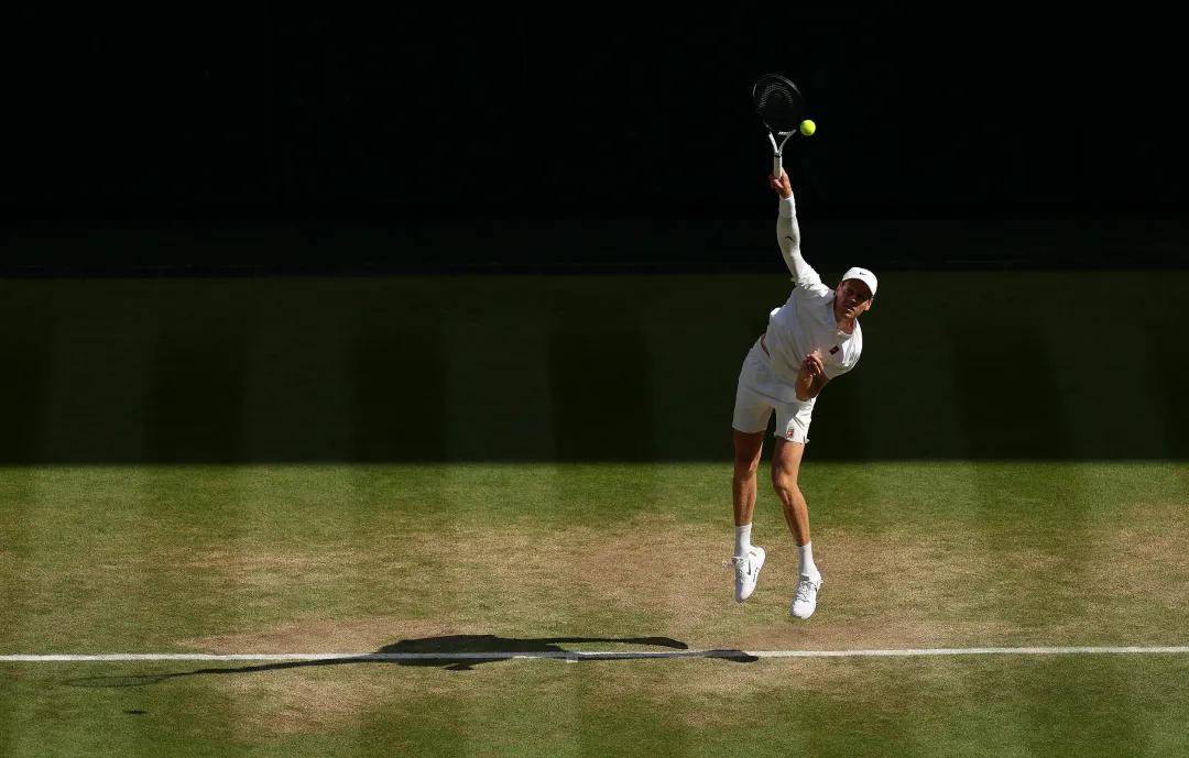 雷火电竞官网-温网轻取美网，兹维列夫关键制胜